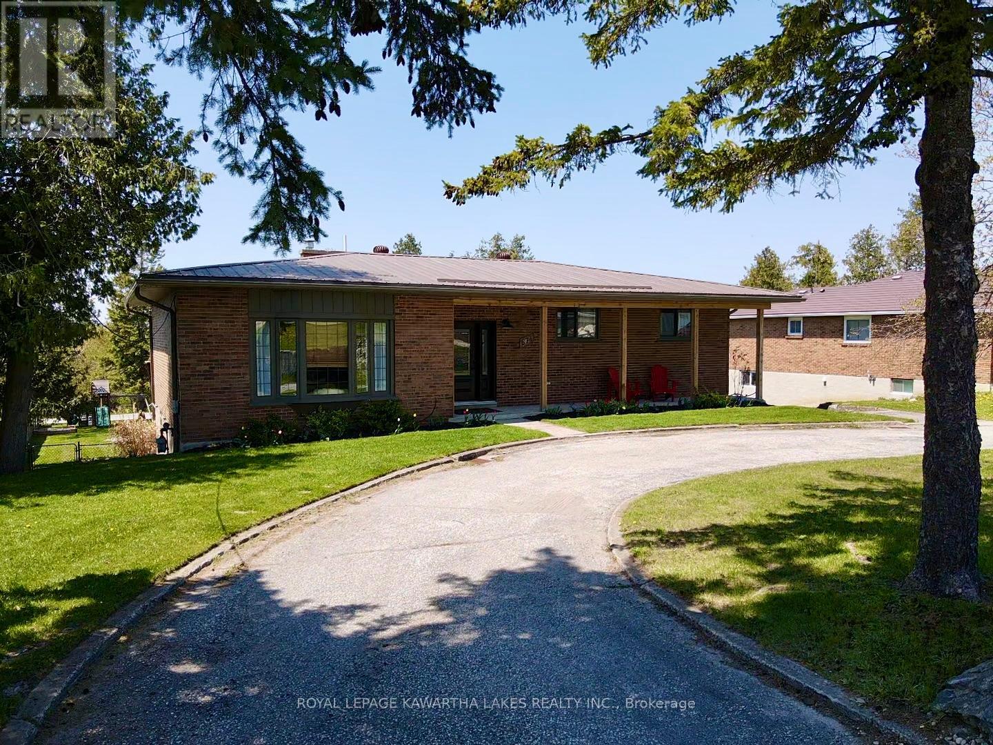 674 Osborne Street, Brock, Ontario  L0K 1A0 - Photo 3 - N12246668