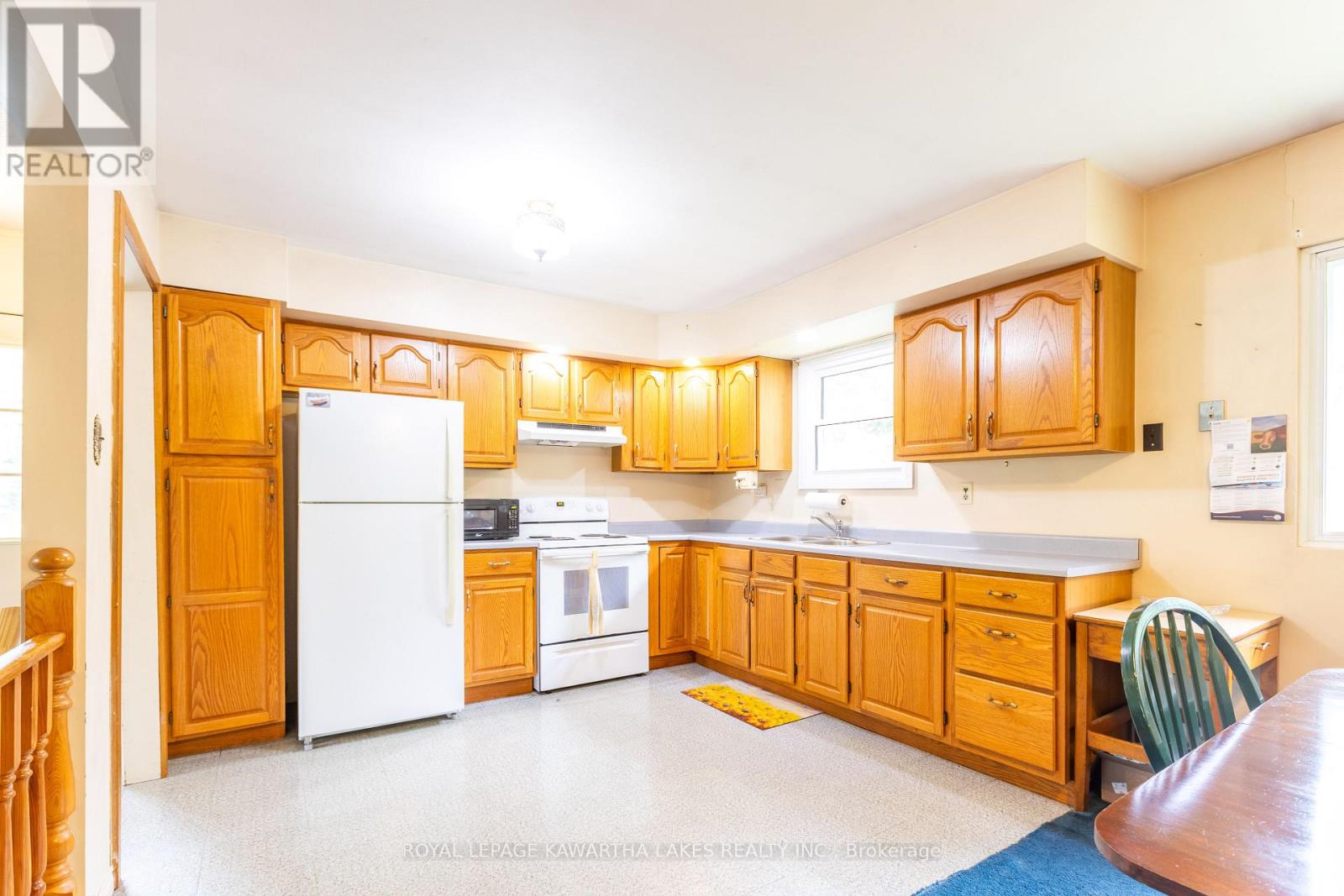 94 Coldstream Road, Kawartha Lakes, Ontario  K0M 1N0 - Photo 9 - X12258301
