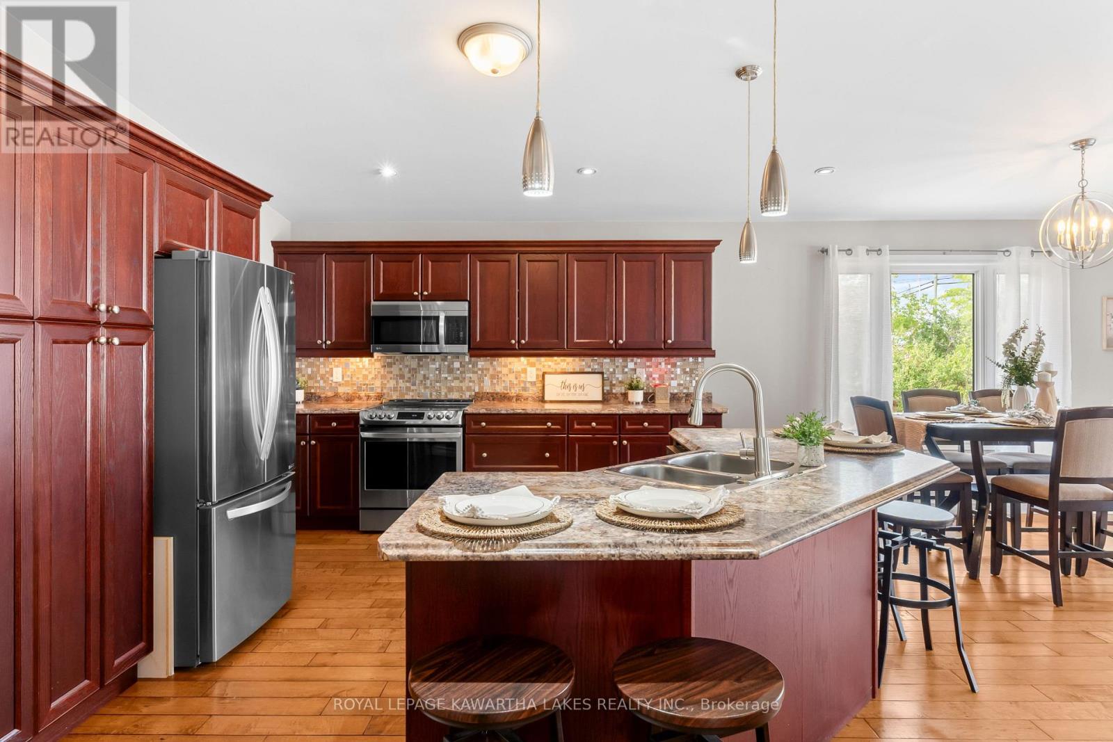 95 Lindsay Street, Kawartha Lakes, Ontario  K0M 1N0 - Photo 7 - X12344930