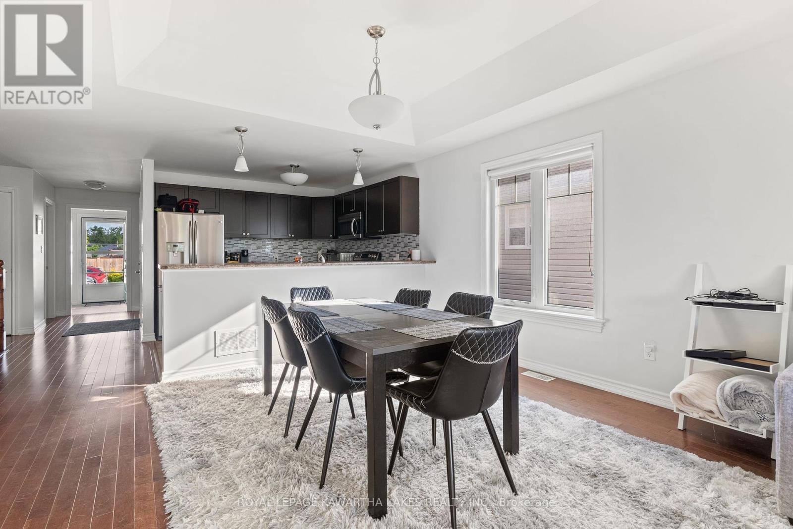 20 Lisbeth Crescent, Kawartha Lakes, Ontario  K9V 0C9 - Photo 11 - X12361942