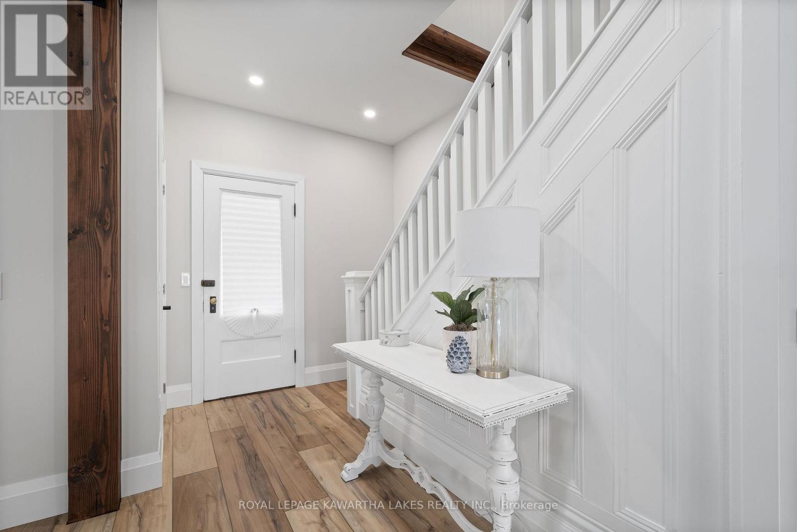 45 Oak Street, Kawartha Lakes, Ontario  K0M 1N0 - Photo 12 - X12391085