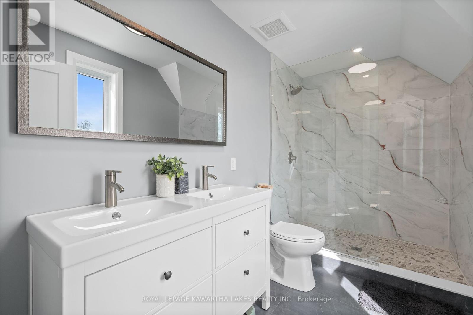 45 Oak Street, Kawartha Lakes, Ontario  K0M 1N0 - Photo 32 - X12391085