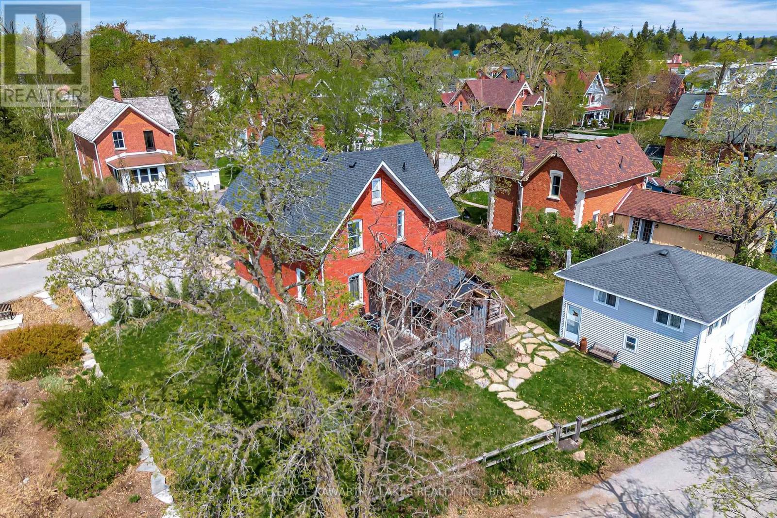 45 Oak Street, Kawartha Lakes, Ontario  K0M 1N0 - Photo 4 - X12391085