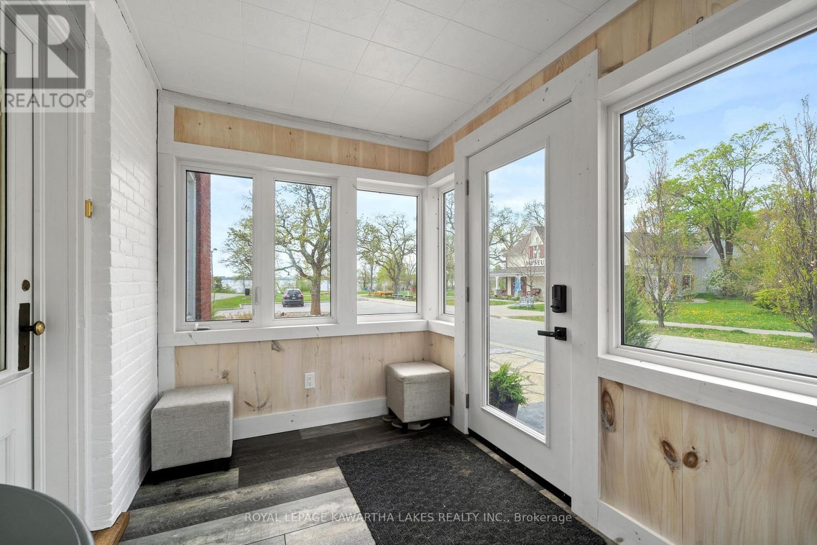 45 Oak Street, Kawartha Lakes, Ontario  K0M 1N0 - Photo 7 - X12391085