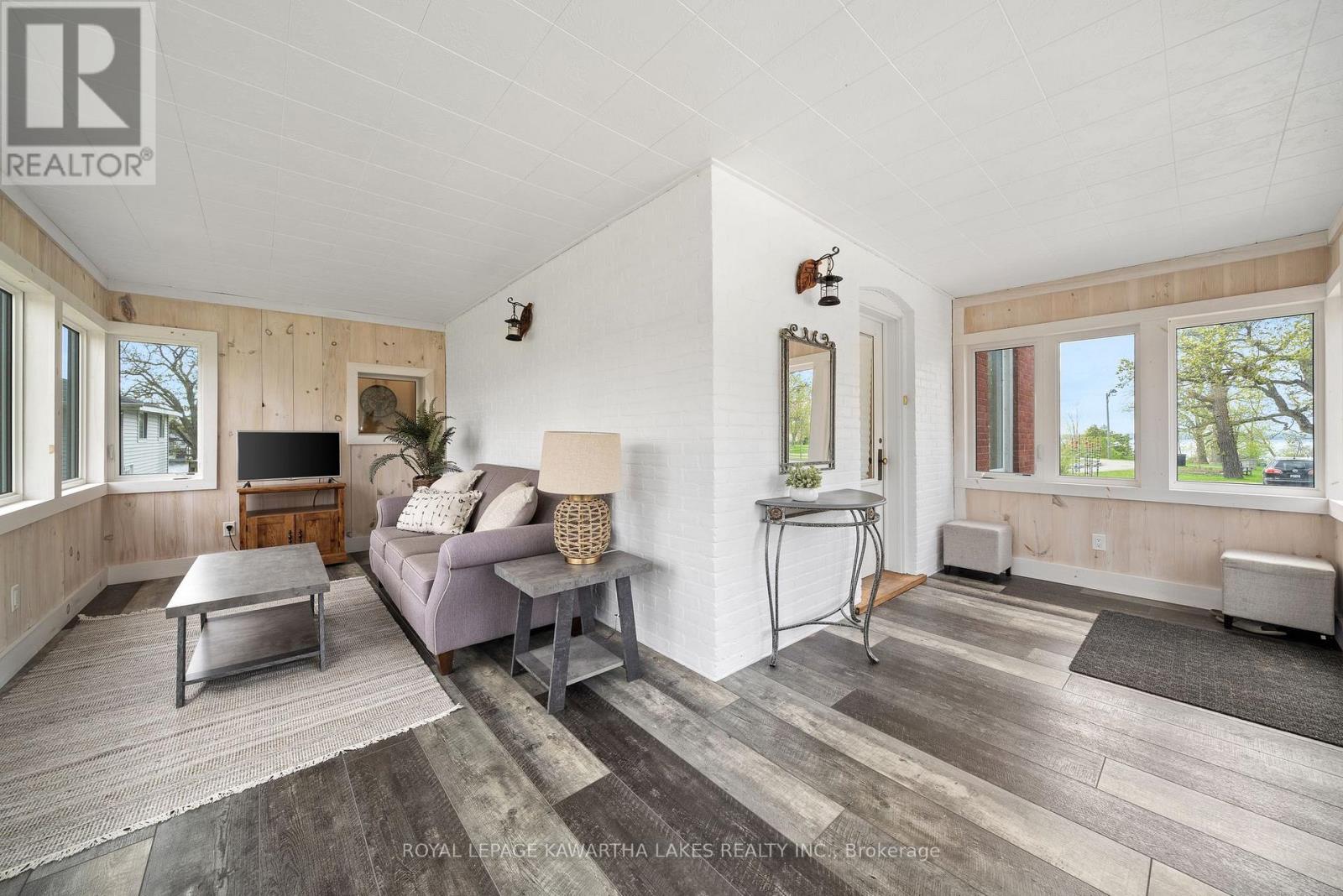 45 Oak Street, Kawartha Lakes, Ontario  K0M 1N0 - Photo 9 - X12391085