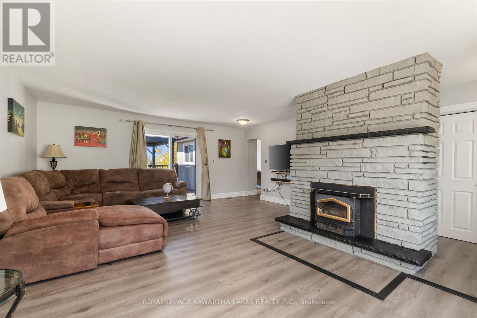 9 Buckhorn Road, Kawartha Lakes, Ontario  K9V 4R6 - Photo 5 - X12440535