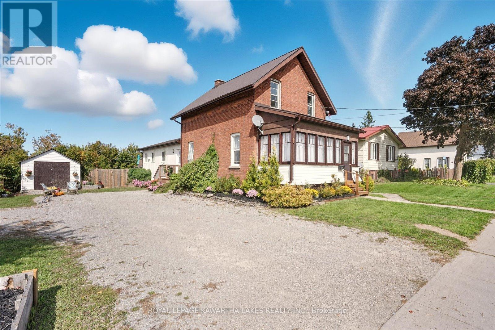 18 Mary Street W, Kawartha Lakes, Ontario  K9V 2N4 - Photo 2 - X12442674