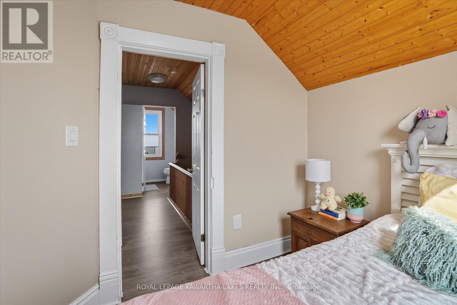 18 Mary Street W, Kawartha Lakes, Ontario  K9V 2N4 - Photo 25 - X12442674
