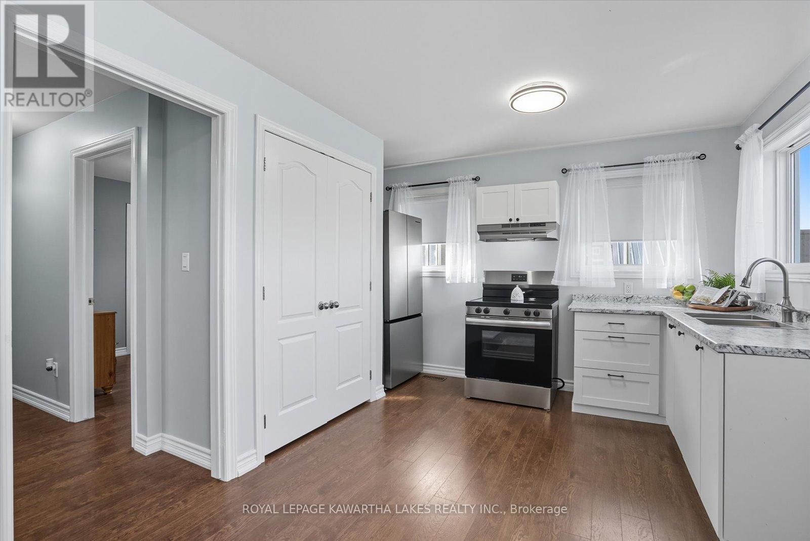 18 Mary Street W, Kawartha Lakes, Ontario  K9V 2N4 - Photo 28 - X12442674