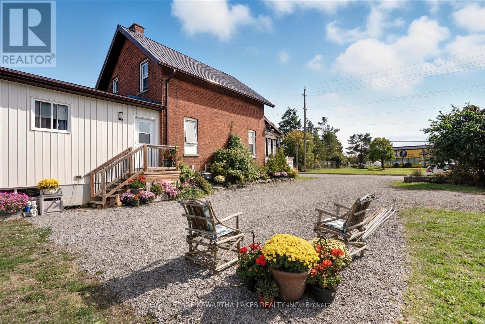 18 Mary Street W, Kawartha Lakes, Ontario  K9V 2N4 - Photo 35 - X12442674