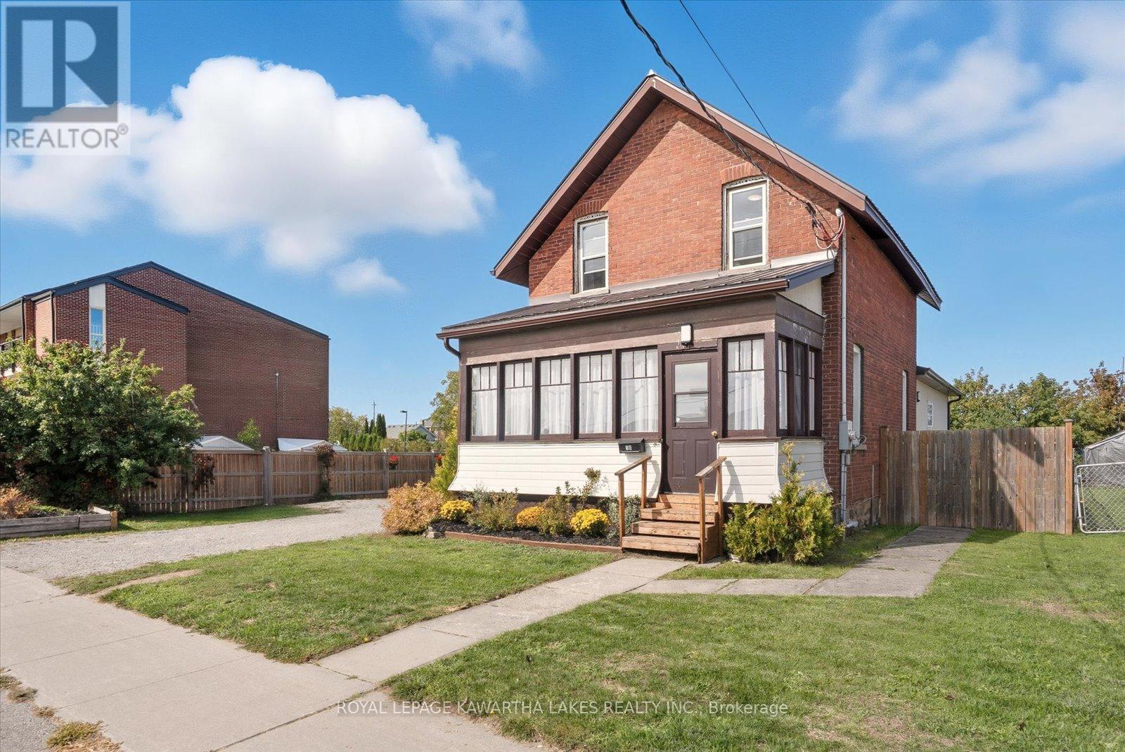 18 Mary Street W, Kawartha Lakes, Ontario  K9V 2N4 - Photo 4 - X12442674