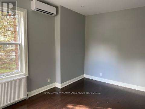 33 Glenelg Street W, Kawartha Lakes, Ontario  K9V 2T9 - Photo 12 - X12442682
