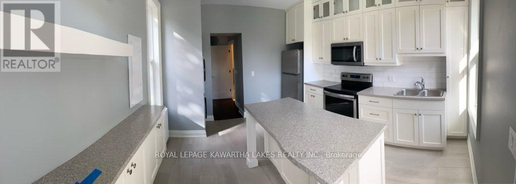 33 Glenelg Street W, Kawartha Lakes, Ontario  K9V 2T9 - Photo 3 - X12442682