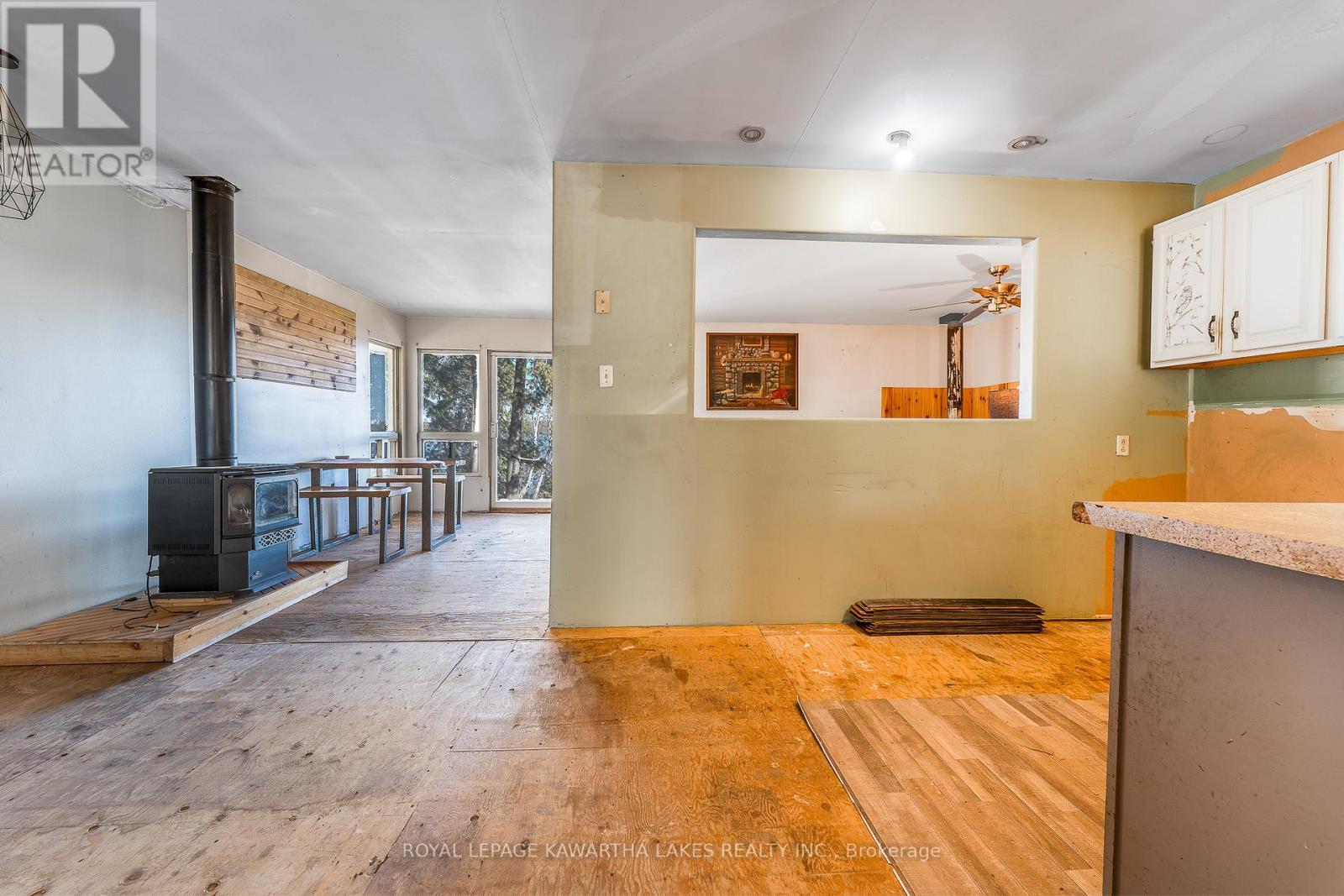 152 Griffin Drive, Kawartha Lakes, Ontario  K0M 1K0 - Photo 5 - X12443502