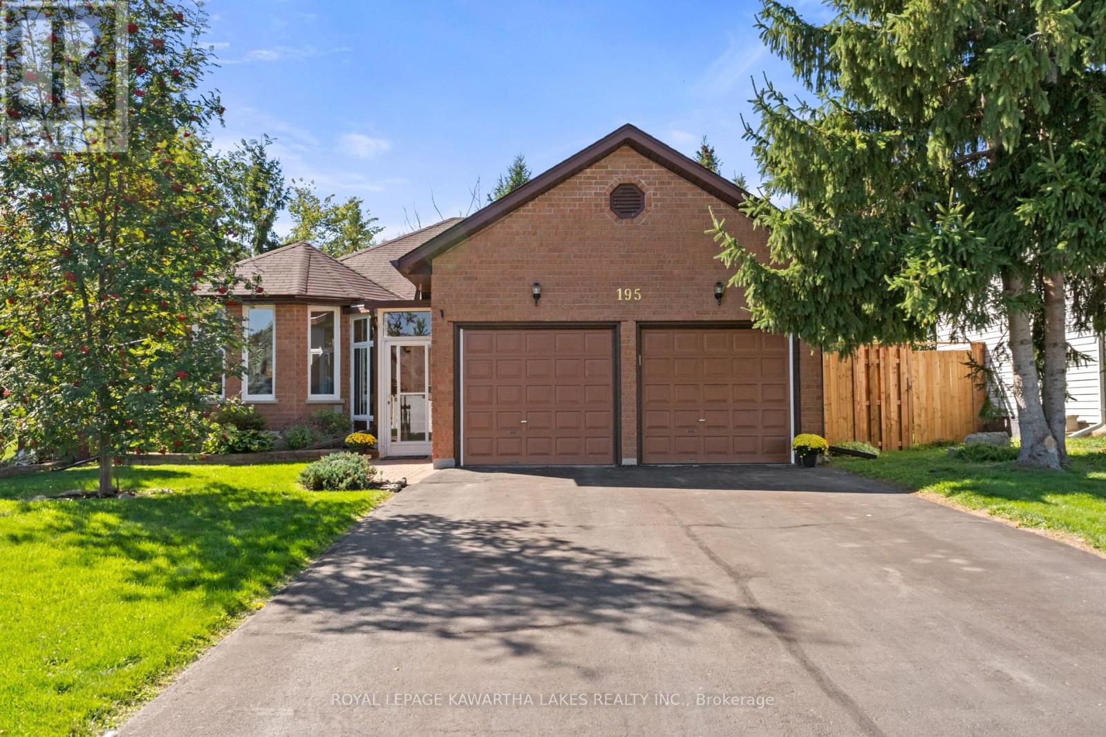195 Elgin Street W, Kawartha Lakes, Ontario  K9V 6B1 - Photo 1 - X12445130