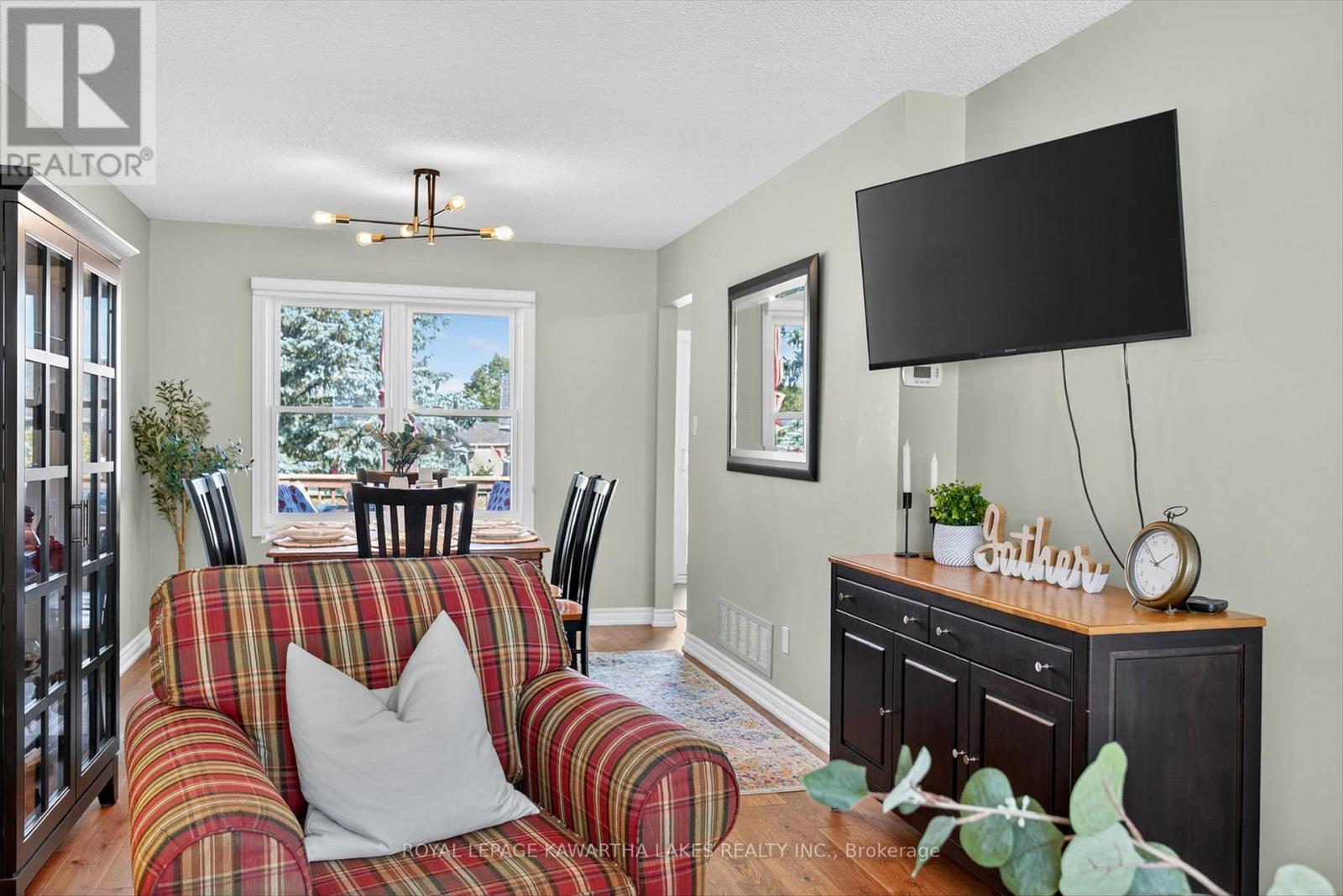 198 Elgin Street, Kawartha Lakes, Ontario  K9V 6B1 - Photo 10 - X12454290