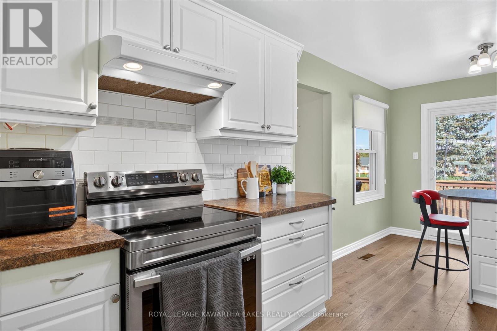 198 Elgin Street, Kawartha Lakes, Ontario  K9V 6B1 - Photo 13 - X12454290