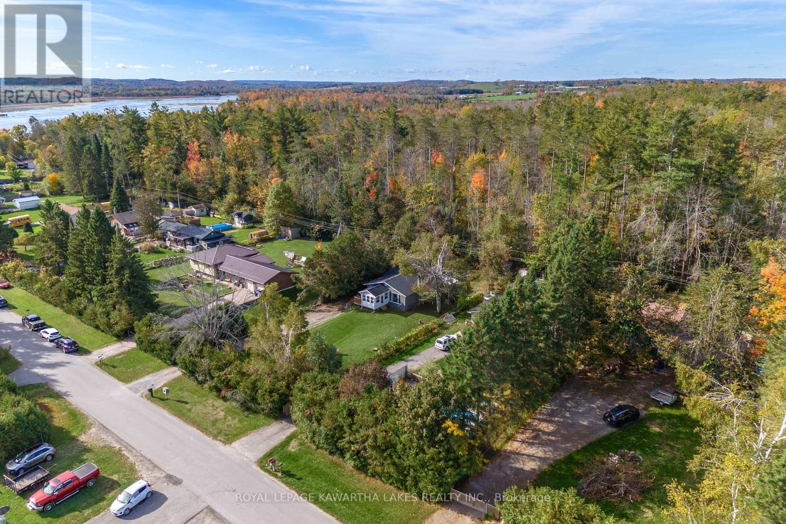 35 Woods Avenue, Kawartha Lakes, Ontario  K0L 2W0 - Photo 6 - X12461417