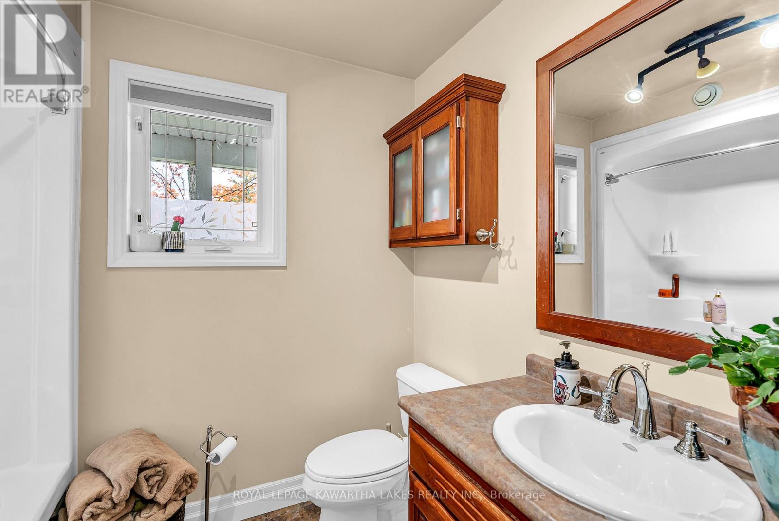 356 Olivers Road, Kawartha Lakes, Ontario  K0M 1A0 - Photo 20 - X12475290