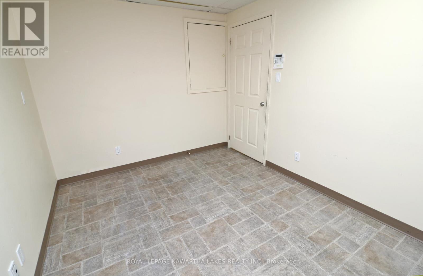 1740 Sqft - 328 Mill Street, Brock, Ontario  L0K 1A0 - Photo 10 - N12487414