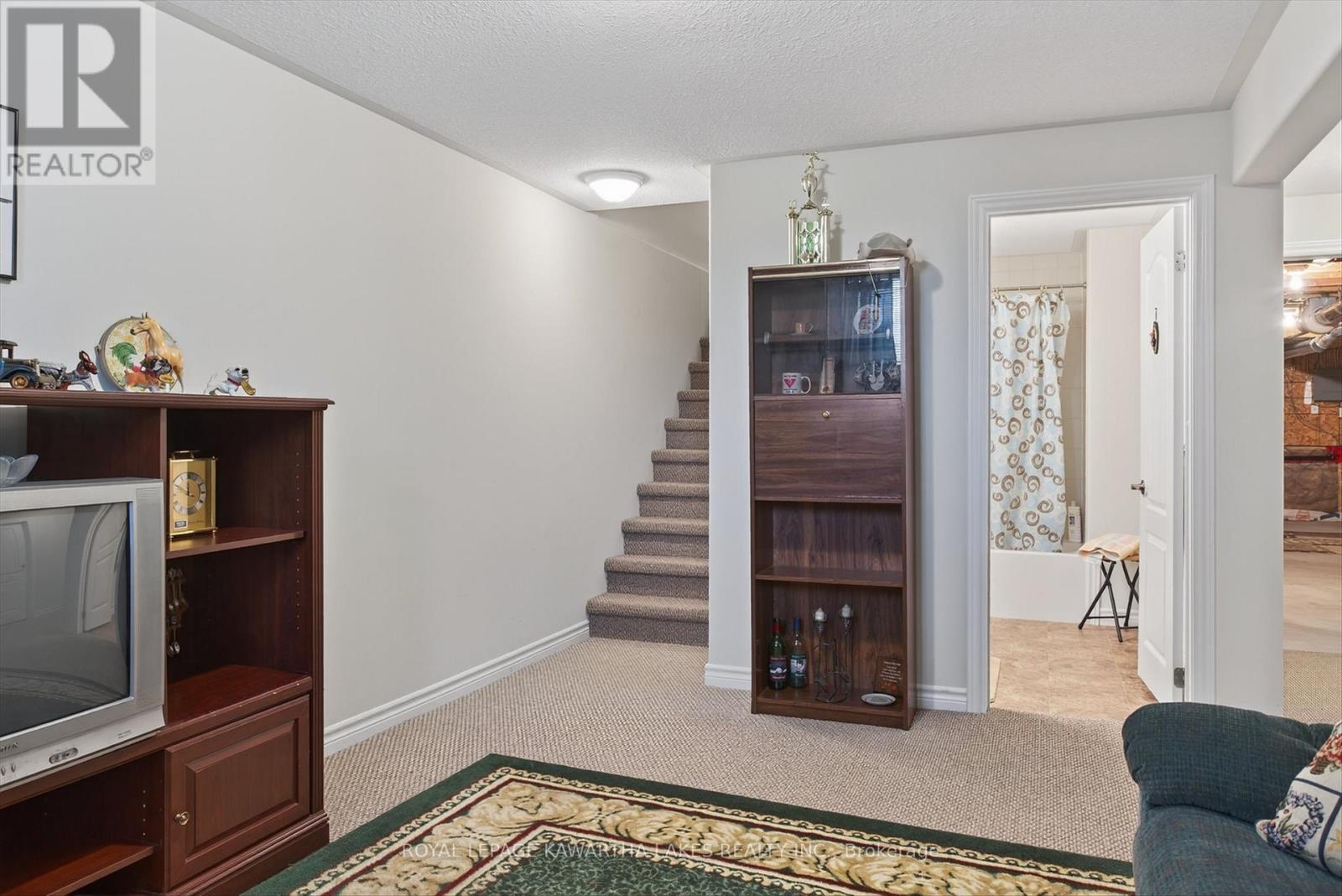 26 Chadwin Drive, Kawartha Lakes, Ontario  K9V 0E9 - Photo 20 - X12501528