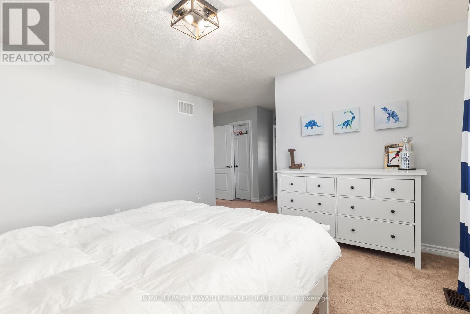 29 Logan Lane, Kawartha Lakes, Ontario  K9V 0L3 - Photo 33 - X12506564