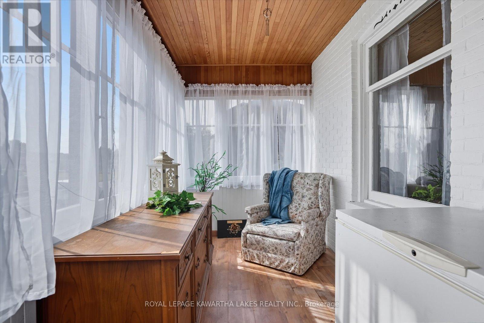 18 Mary Street W, Kawartha Lakes, Ontario  K9V 2N4 - Photo 5 - X12531882