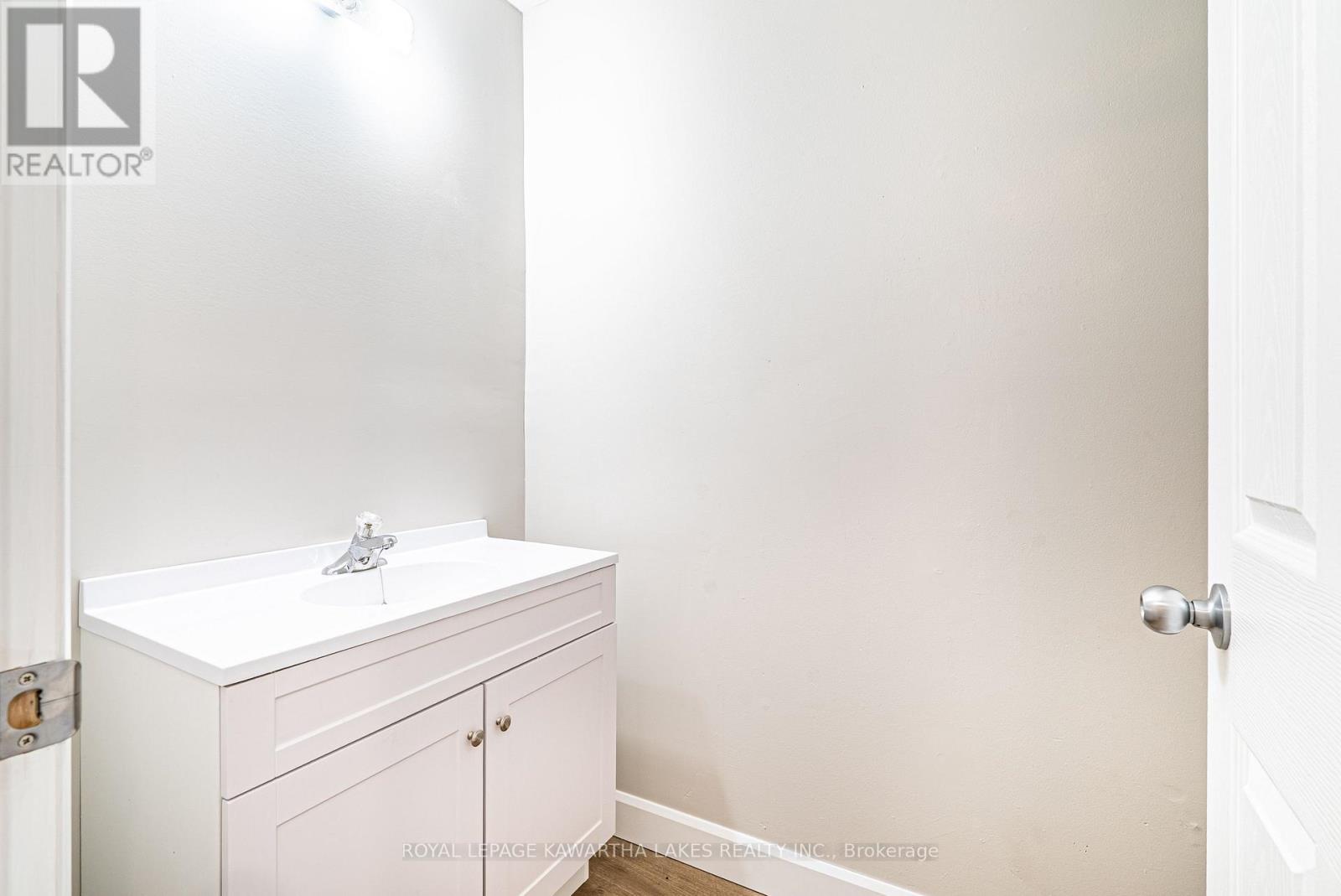 50 St Patrick Street, Kawartha Lakes, Ontario  K9V 1R3 - Photo 14 - X12540502