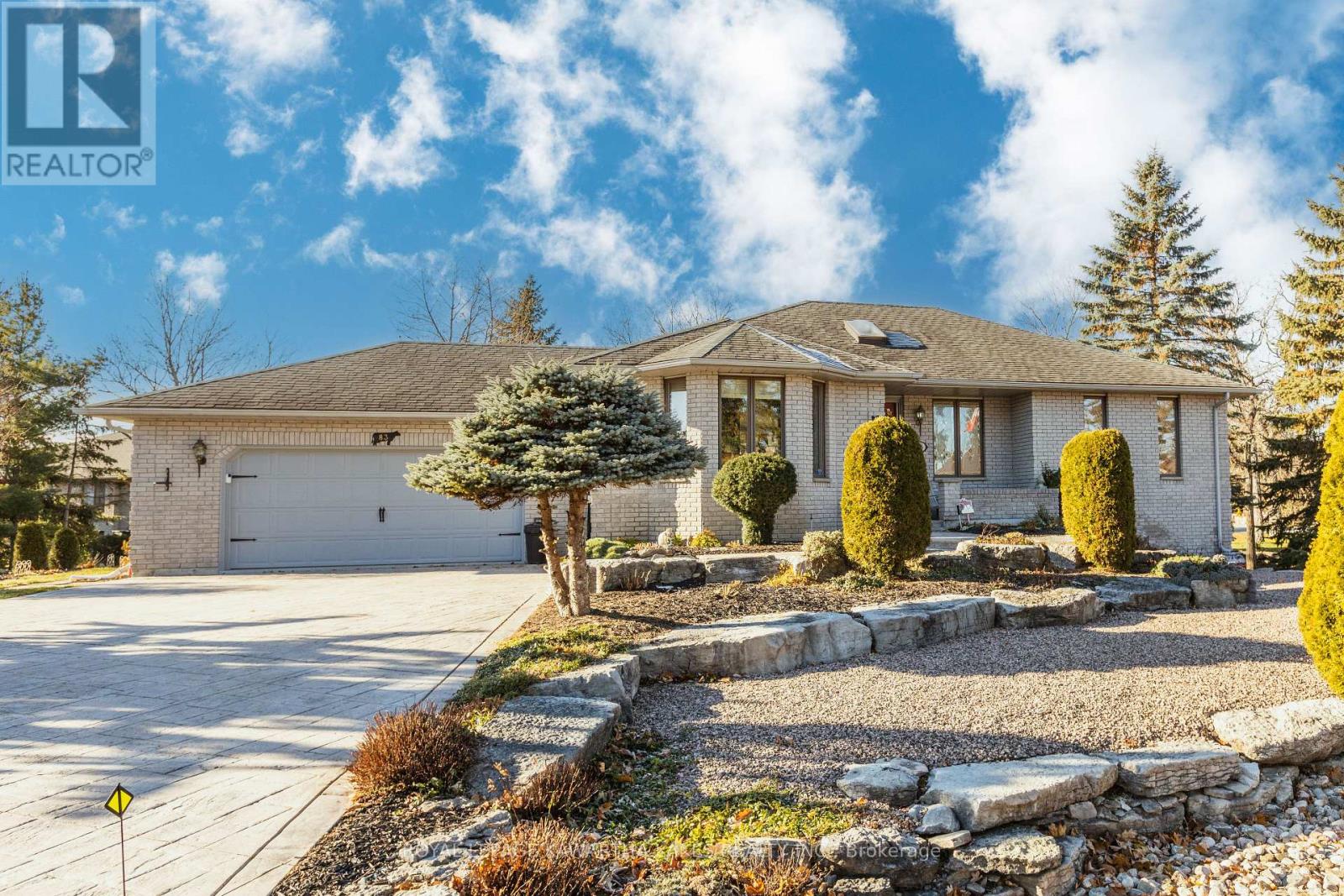 83 Navigators Trail, Kawartha Lakes, Ontario  K0M 1A0 - Photo 1 - X12565254