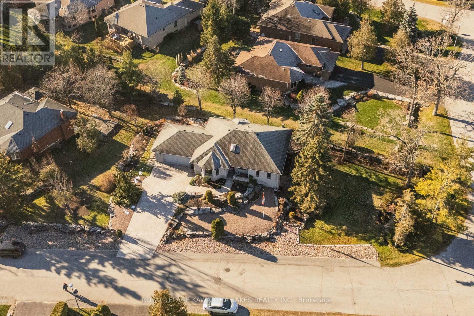 83 Navigators Trail, Kawartha Lakes, Ontario  K0M 1A0 - Photo 3 - X12565254