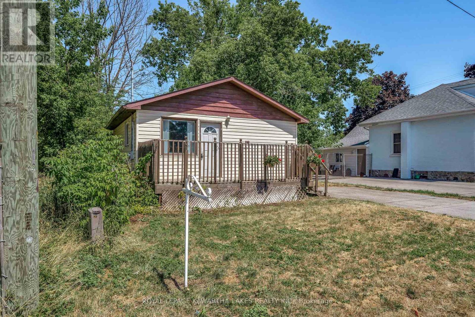 4 Bond Street E, Kawartha Lakes, Ontario  K9V 3P3 - Photo 14 - X12595422