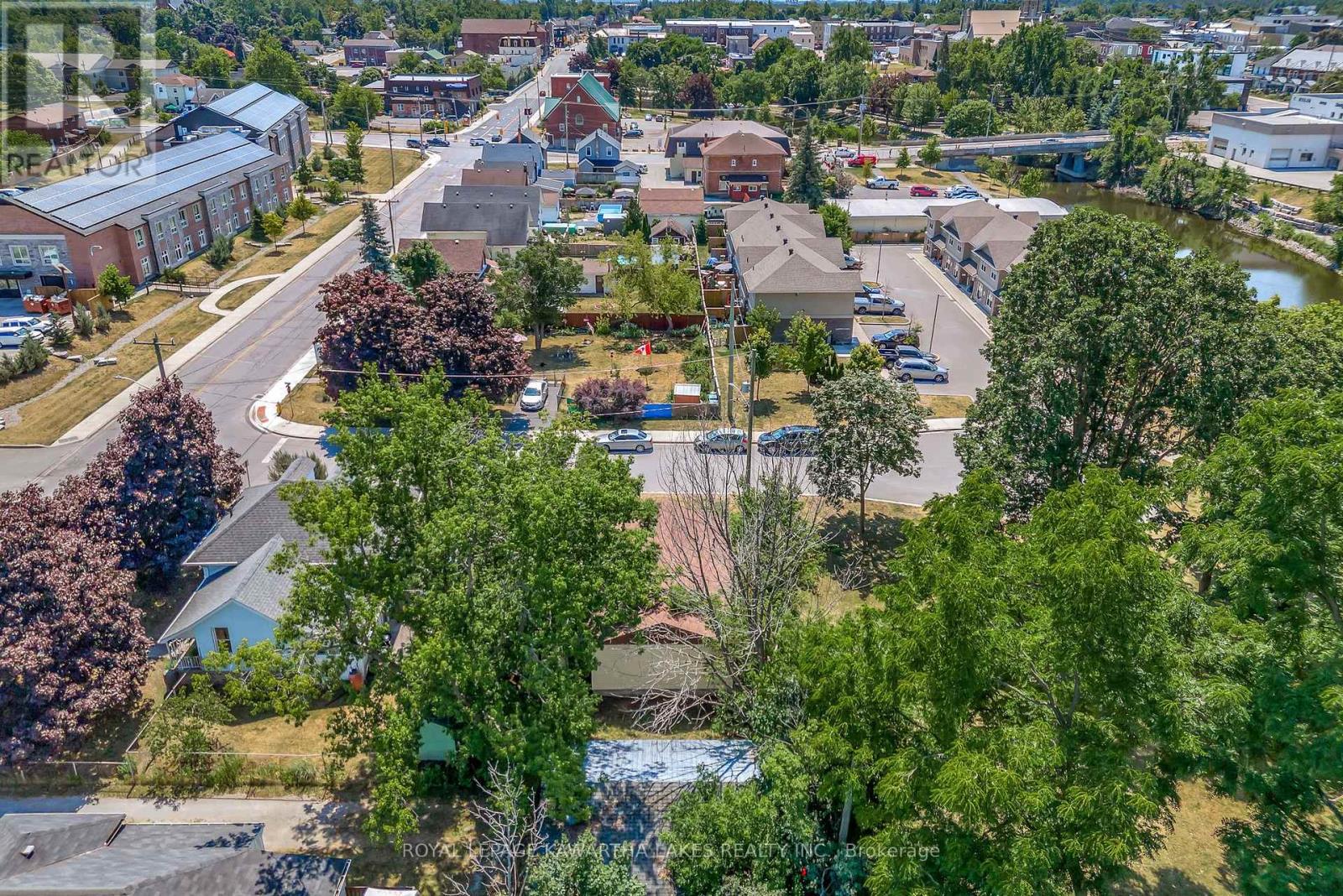 4 Bond Street E, Kawartha Lakes, Ontario  K9V 3P3 - Photo 6 - X12595422