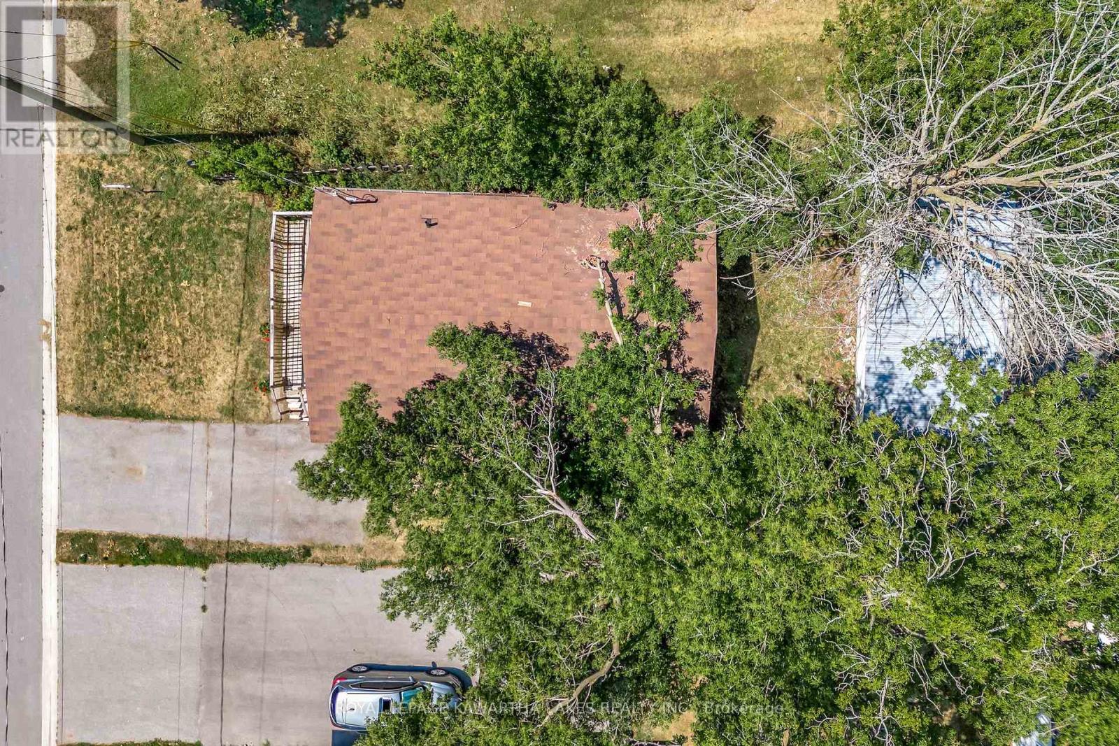 4 Bond Street E, Kawartha Lakes, Ontario  K9V 3P3 - Photo 7 - X12595422