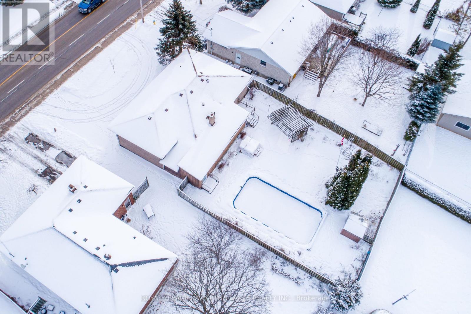 89 Angeline Street S, Kawartha Lakes, Ontario  K9V 3L4 - Photo 5 - X12615912