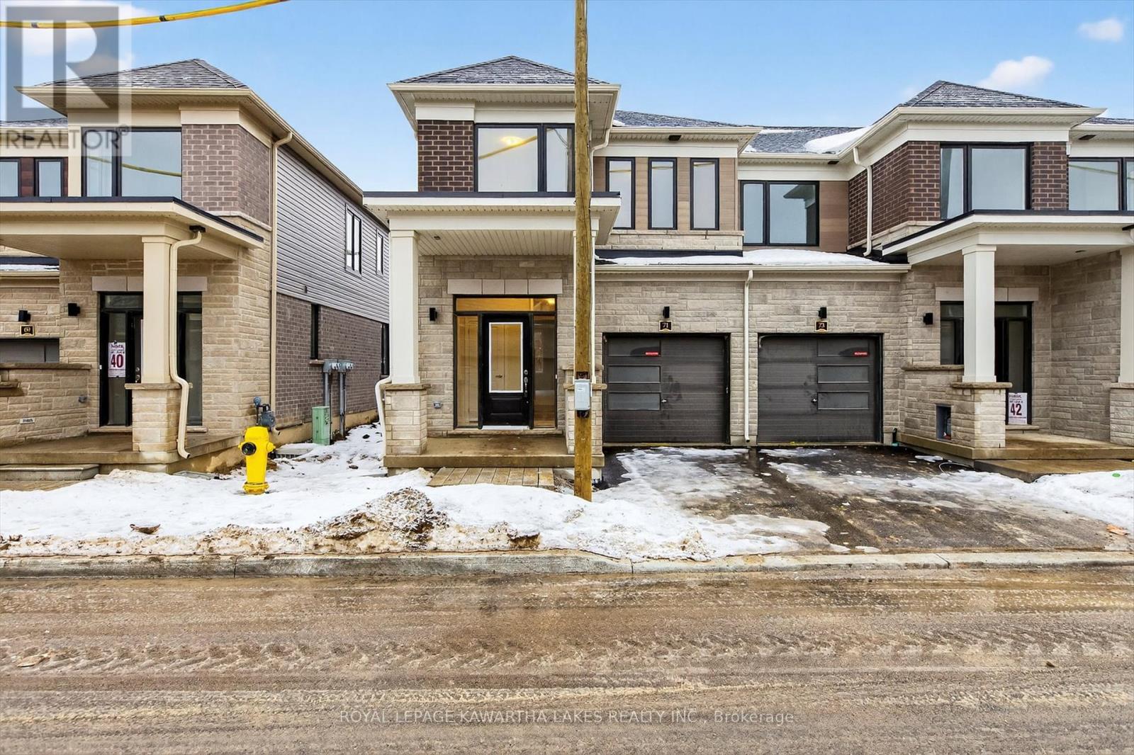 71 Watts Mew, Kawartha Lakes, Ontario  K9V 0T3 - Photo 2 - X12665320