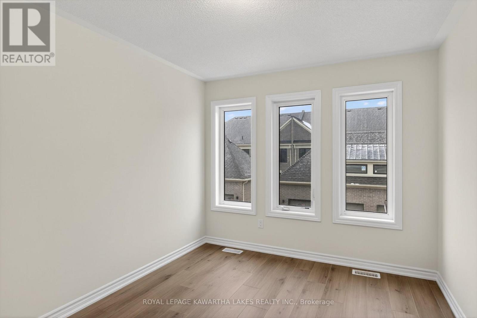 71 Watts Mew, Kawartha Lakes, Ontario  K9V 0T3 - Photo 29 - X12665320