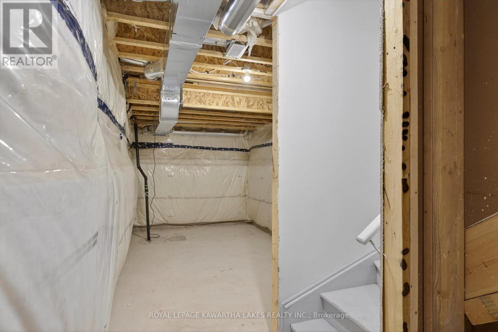 71 Watts Mew, Kawartha Lakes, Ontario  K9V 0T3 - Photo 37 - X12665320