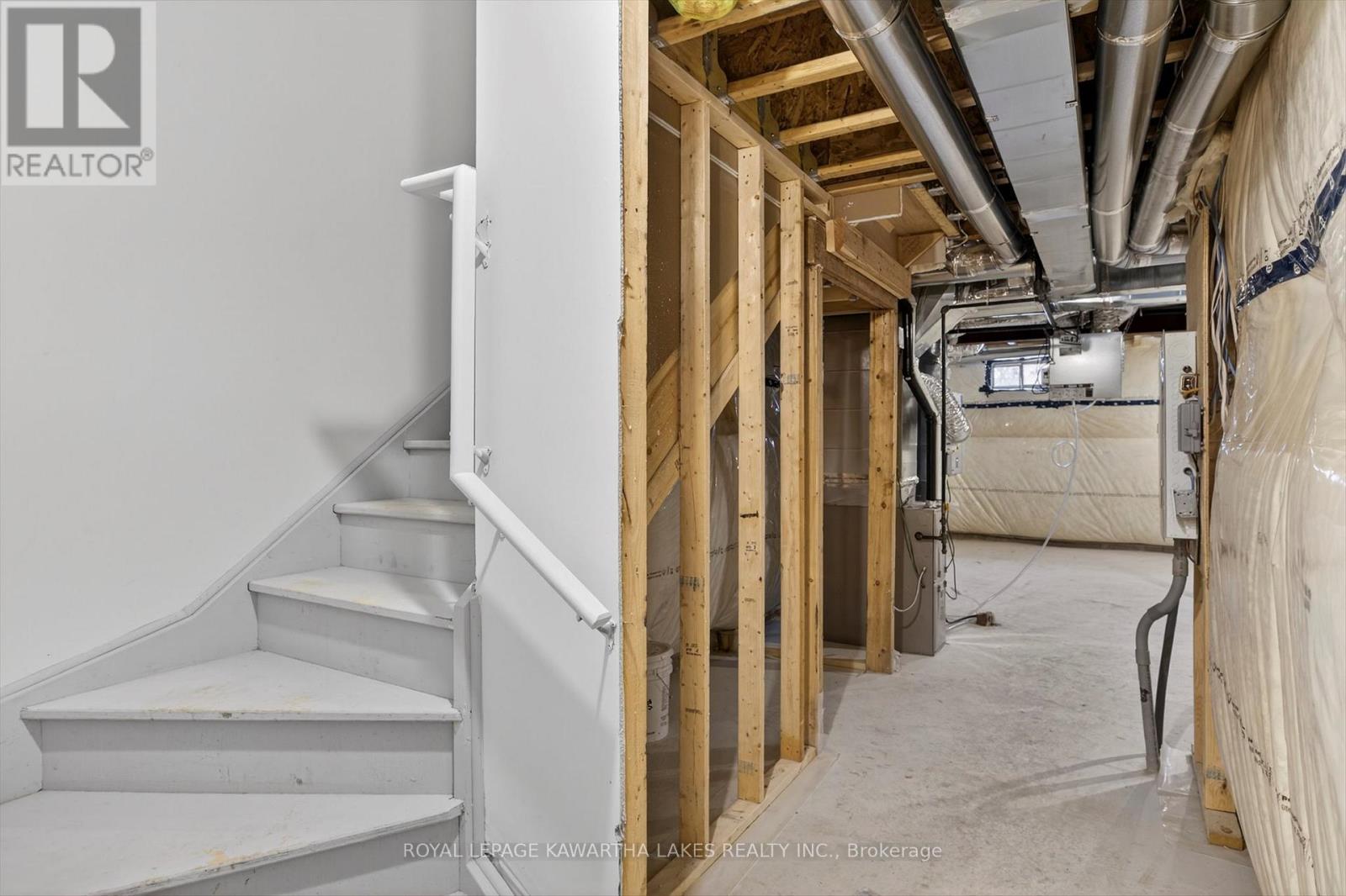 71 Watts Mew, Kawartha Lakes, Ontario  K9V 0T3 - Photo 38 - X12665320