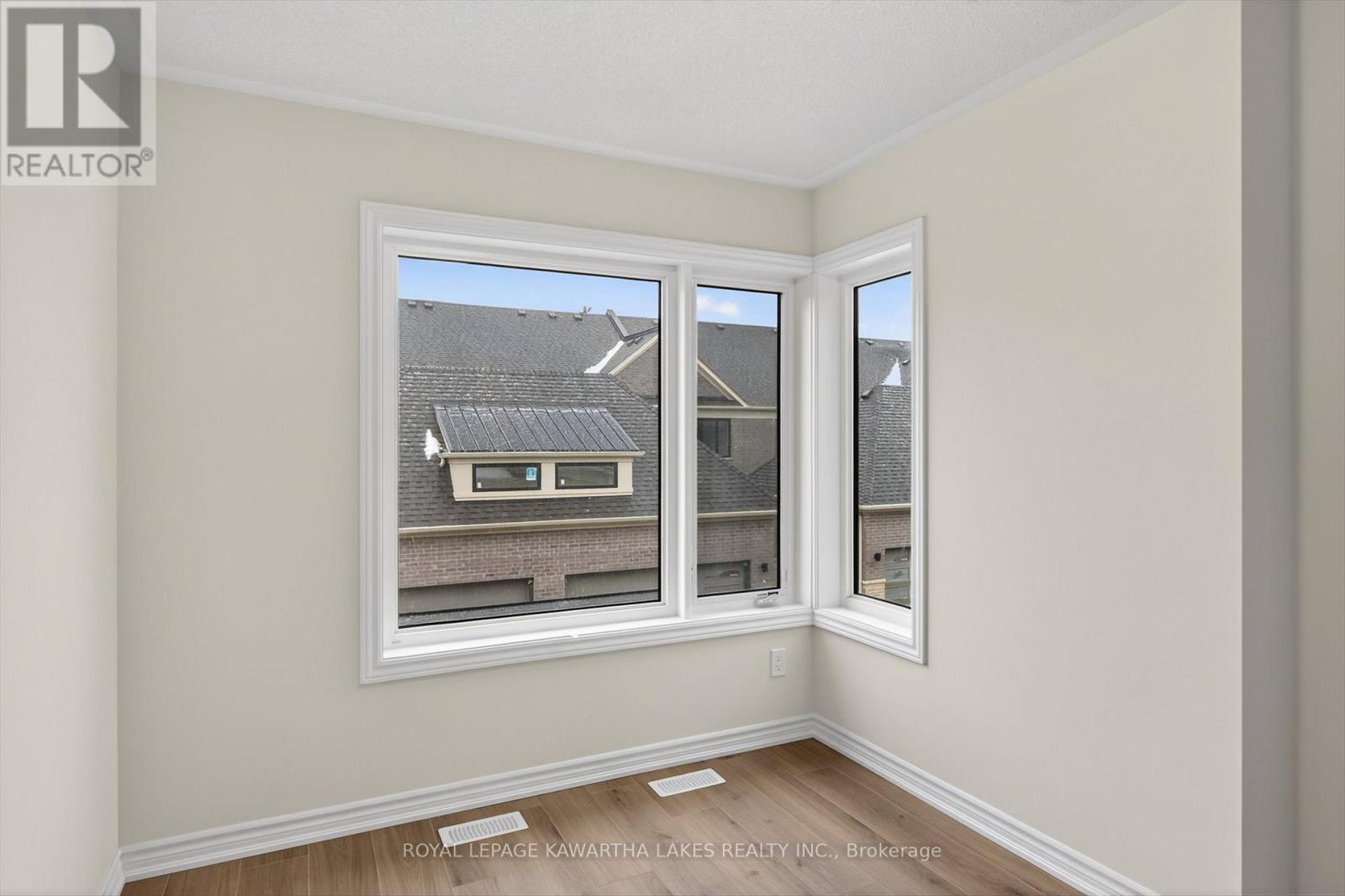 77 Watts Mew, Kawartha Lakes, Ontario  K9V 0T3 - Photo 30 - X12665344