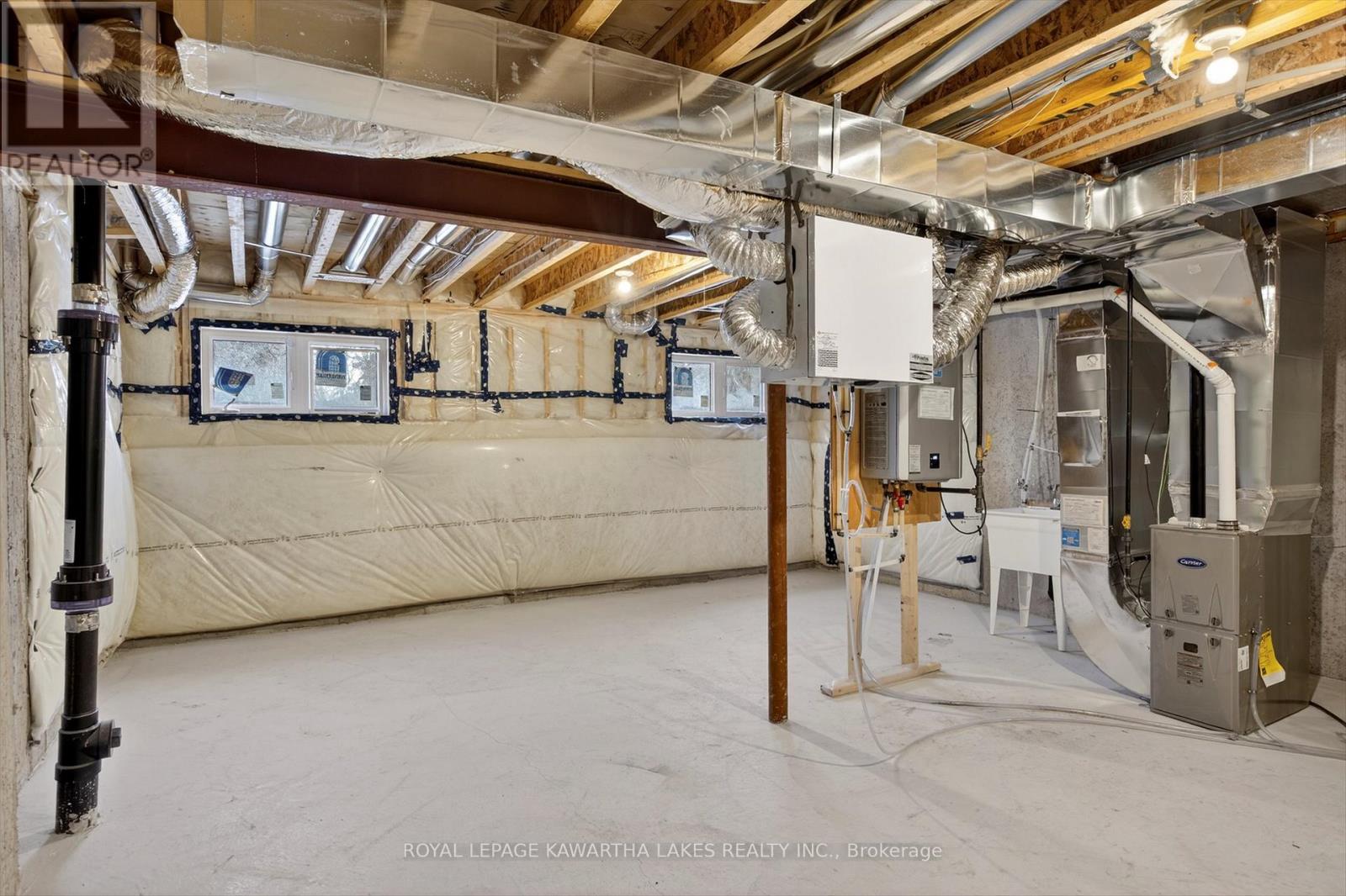 77 Watts Mew, Kawartha Lakes, Ontario  K9V 0T3 - Photo 39 - X12665344