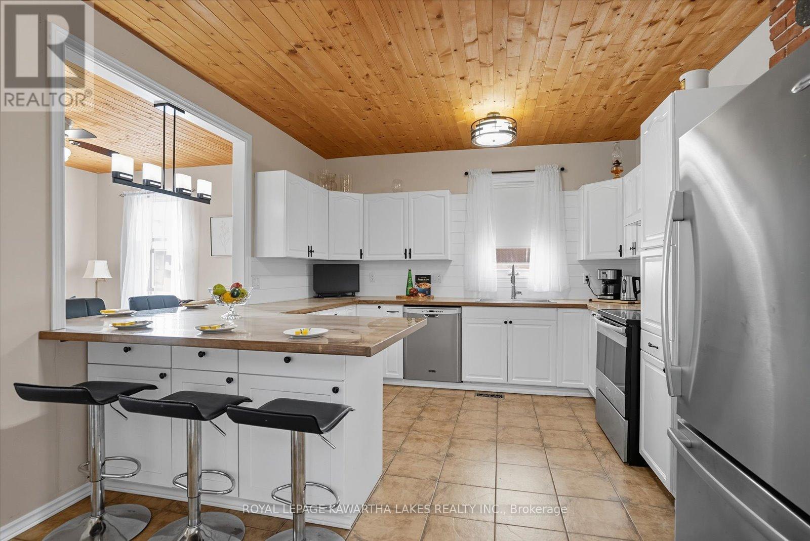 18 Mary Street W, Kawartha Lakes, Ontario  K9V 2N4 - Photo 12 - X12700570