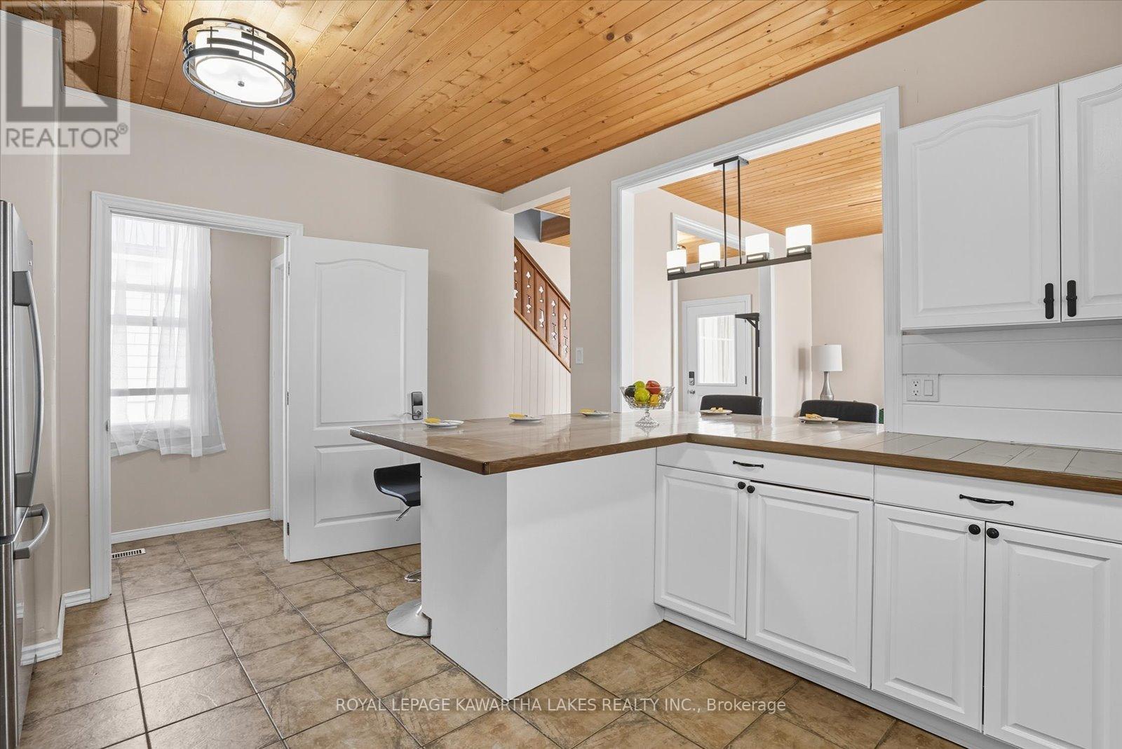 18 Mary Street W, Kawartha Lakes, Ontario  K9V 2N4 - Photo 13 - X12700570