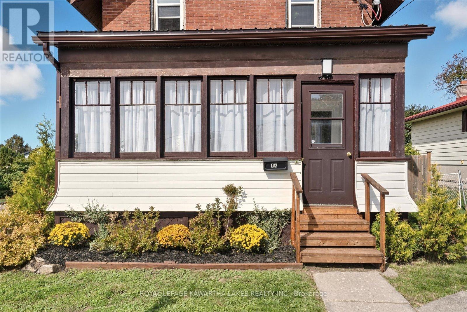 18 Mary Street W, Kawartha Lakes, Ontario  K9V 2N4 - Photo 2 - X12700570