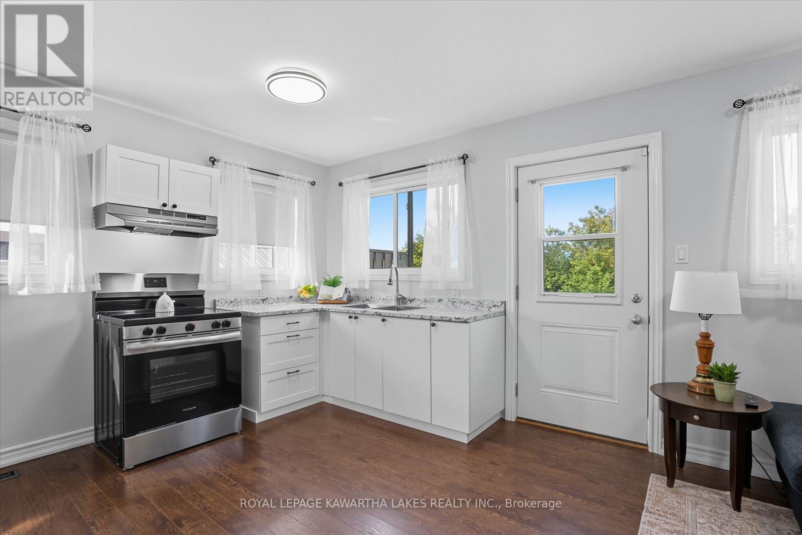 18 Mary Street W, Kawartha Lakes, Ontario  K9V 2N4 - Photo 27 - X12700570