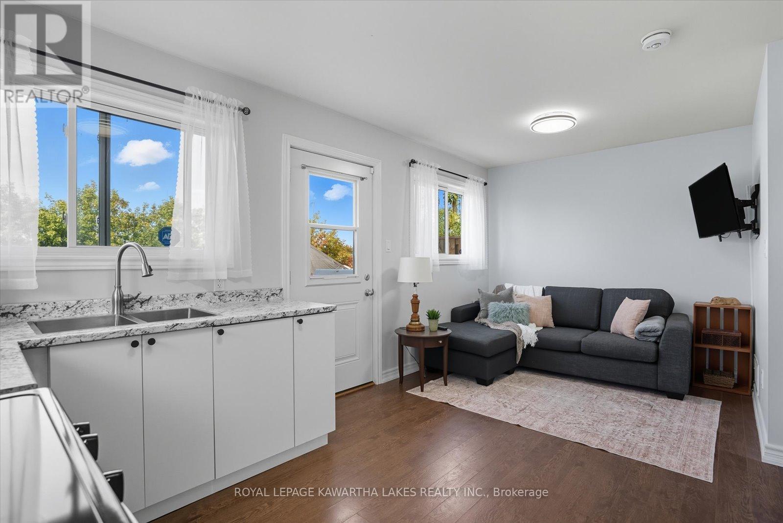 18 Mary Street W, Kawartha Lakes, Ontario  K9V 2N4 - Photo 28 - X12700570