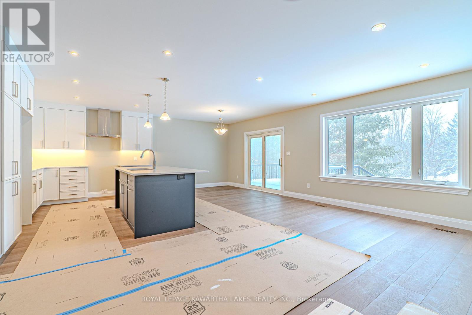 6 Patrick Street, Kawartha Lakes, Ontario  K0M 2B0 - Photo 10 - X12716208