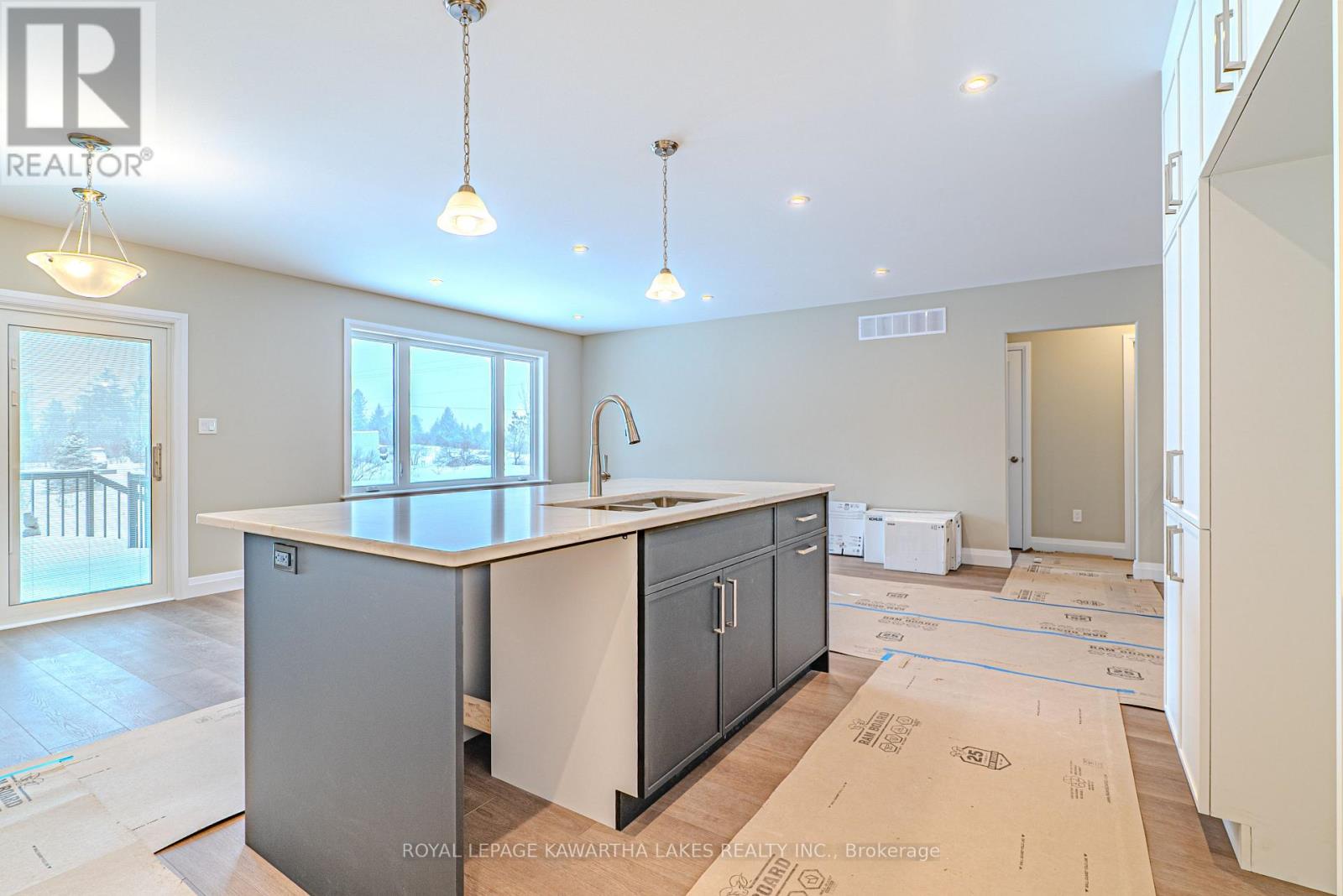 6 Patrick Street, Kawartha Lakes, Ontario  K0M 2B0 - Photo 17 - X12716208