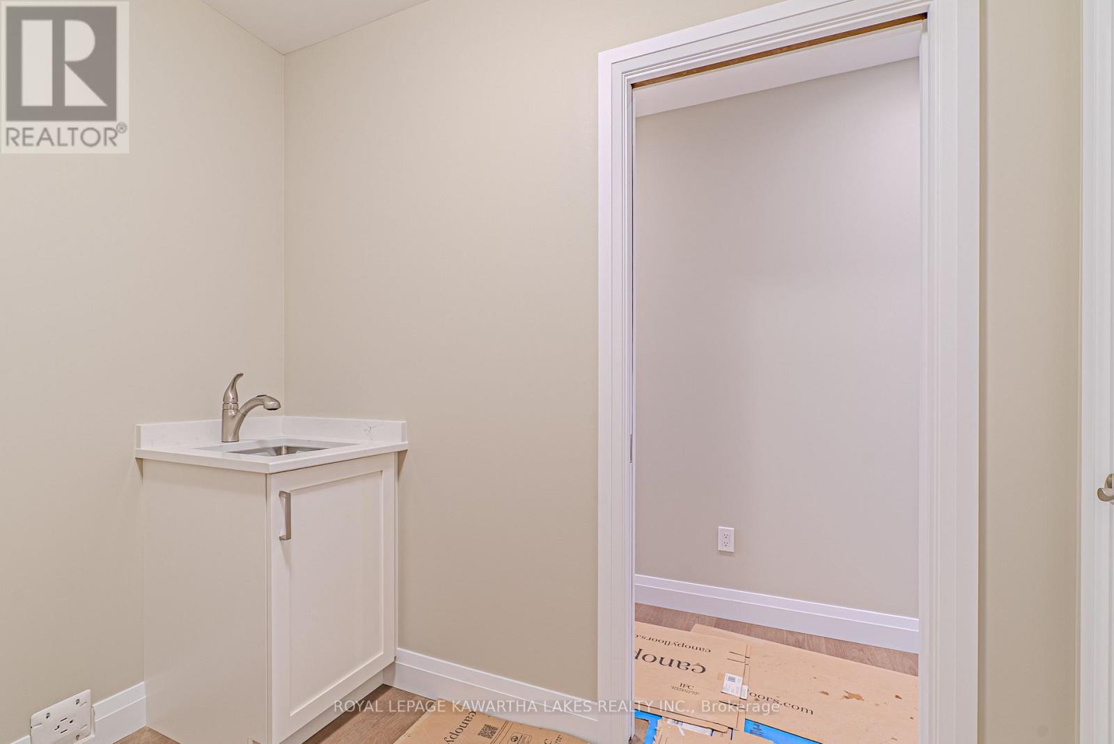 6 Patrick Street, Kawartha Lakes, Ontario  K0M 2B0 - Photo 24 - X12716208