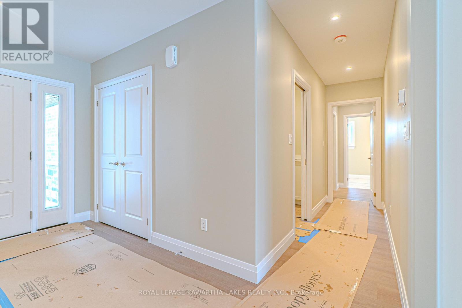 6 Patrick Street, Kawartha Lakes, Ontario  K0M 2B0 - Photo 9 - X12716208