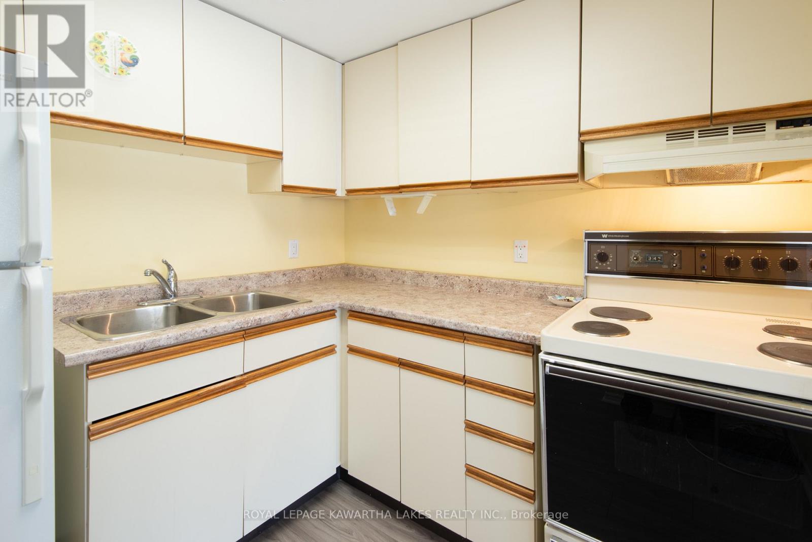 108 - 2 Heritage Way, Kawartha Lakes, Ontario  K9V 5P5 - Photo 8 - X12742536